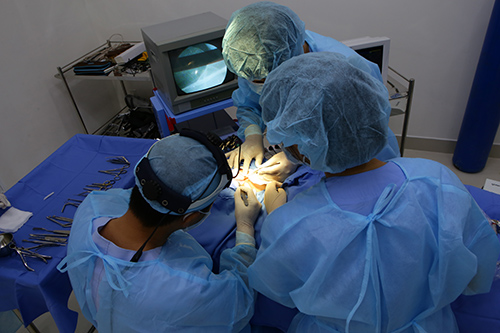 Tư vấn nâng mũi sụn sườn cho anh khách việt kiều tại PK.TM Nguyễn Thế Thạnh